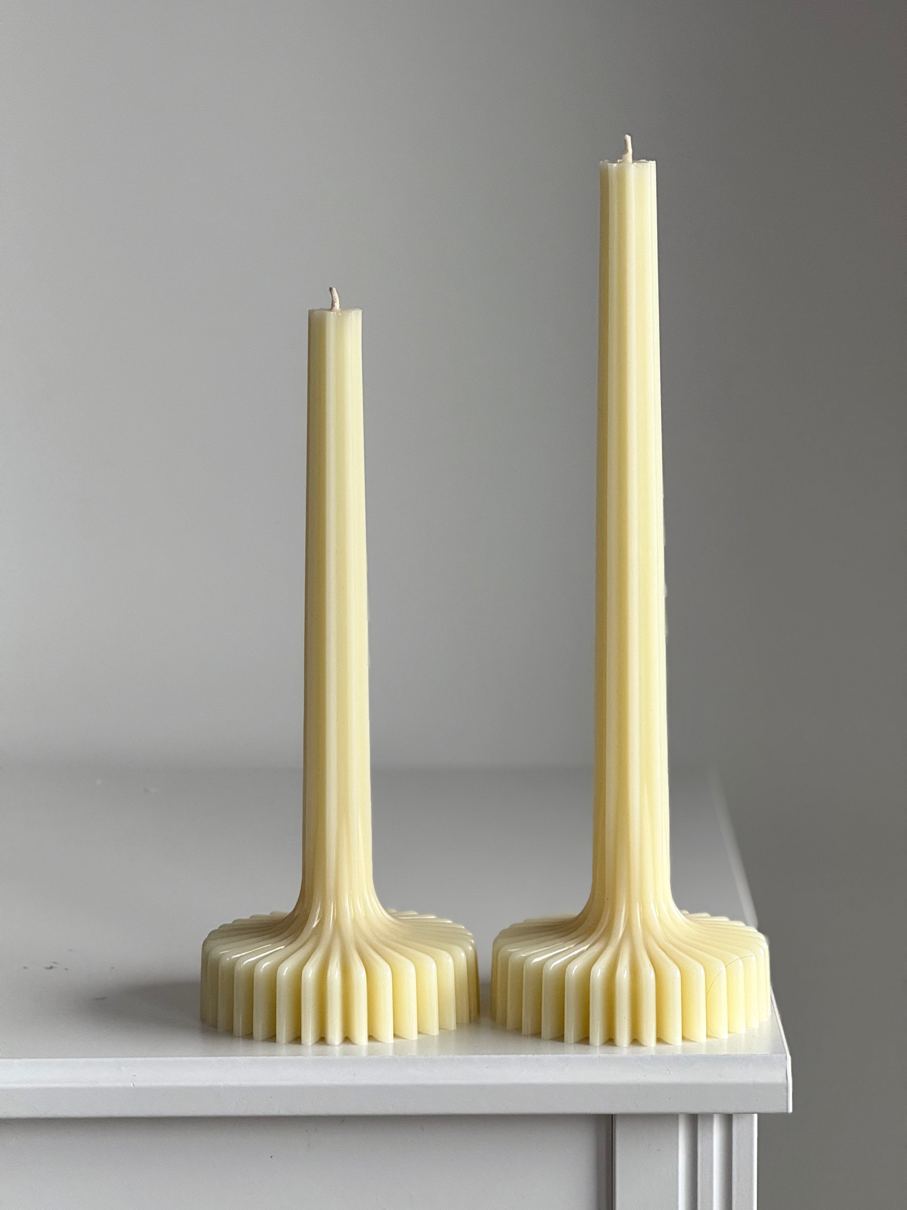 Beeswax candle BERLIN – Pastel colors – Hand-poured – For living rooms & decoration – 4 colors