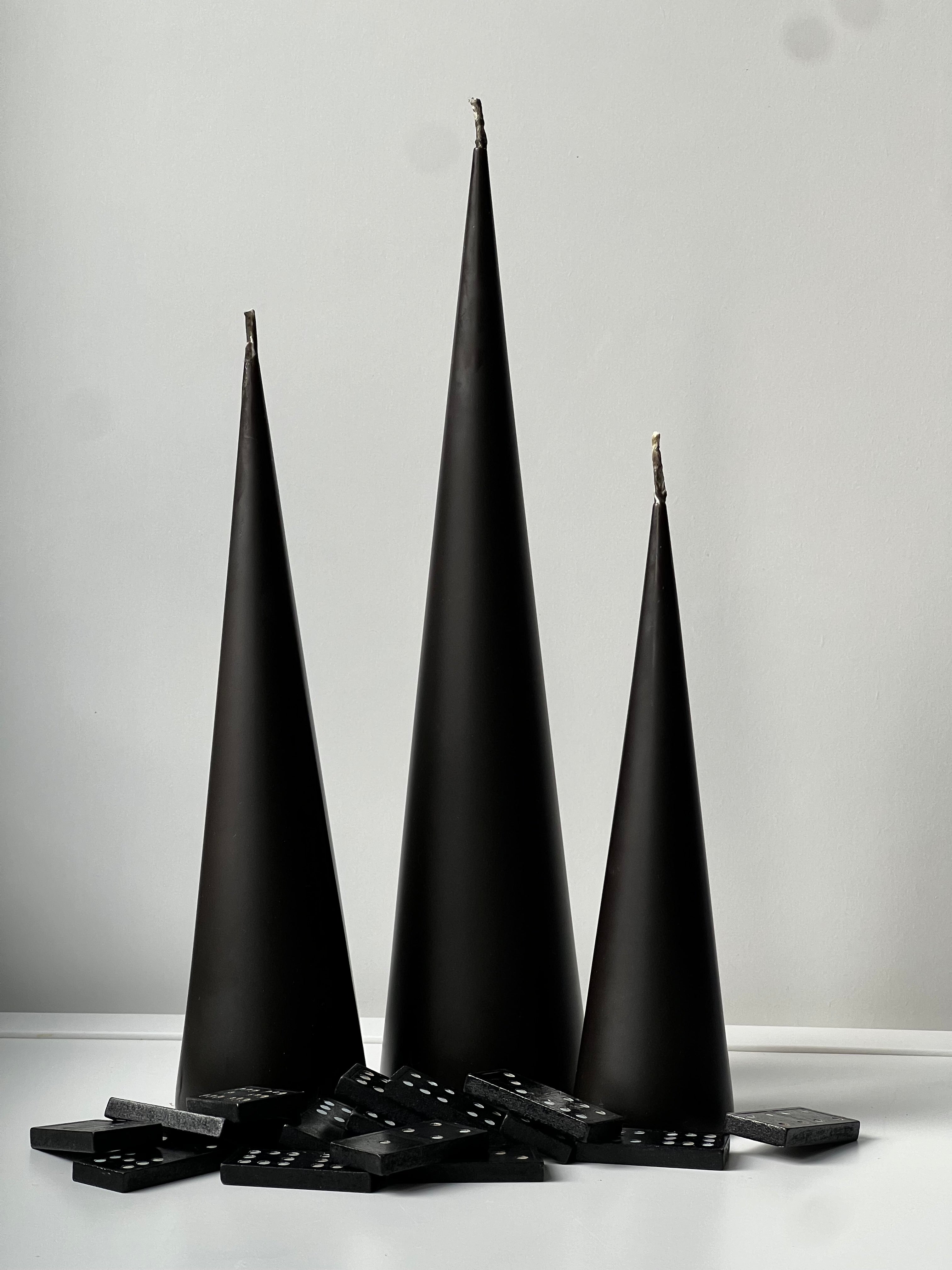 Beeswax candle ISTANBUL – Black – Hand-poured – For living rooms & decoration – 3 sizes
