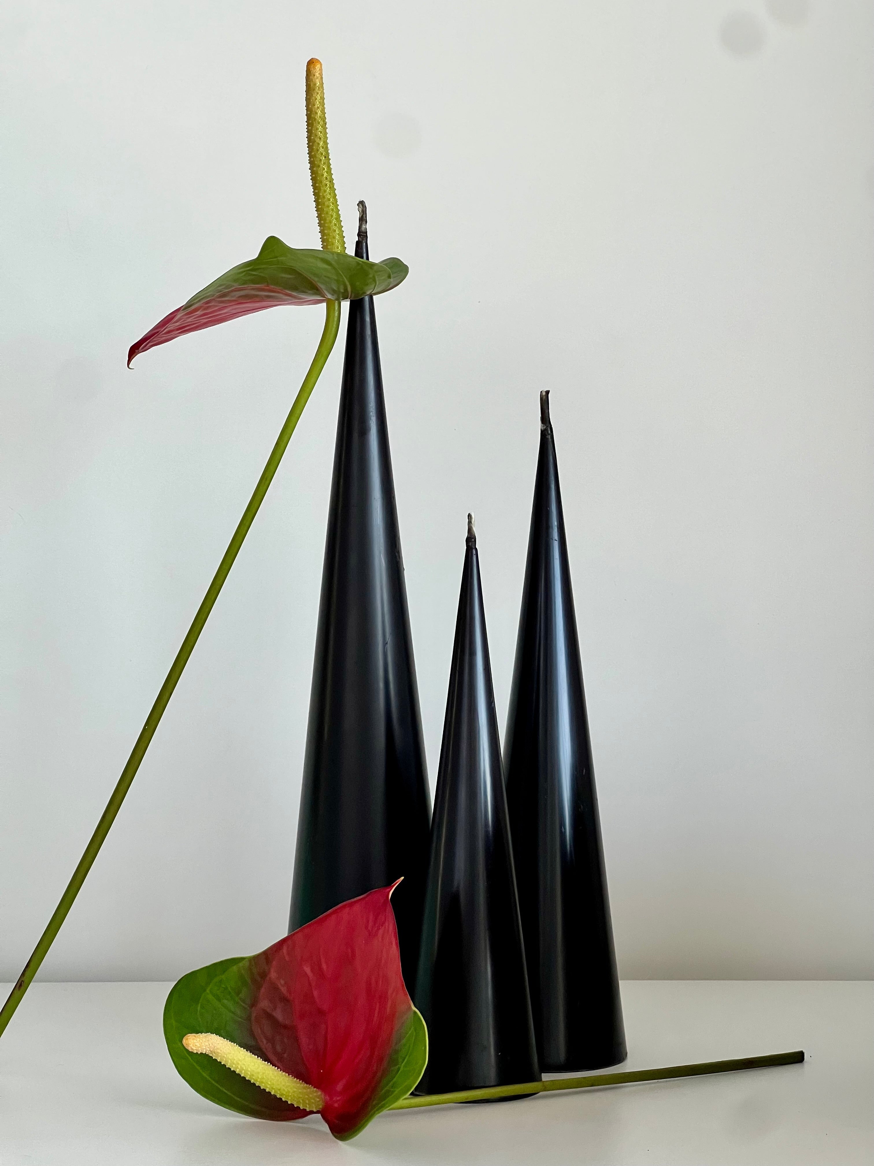 Beeswax candle ISTANBUL – Black – Hand-poured – For living rooms & decoration – 3 sizes