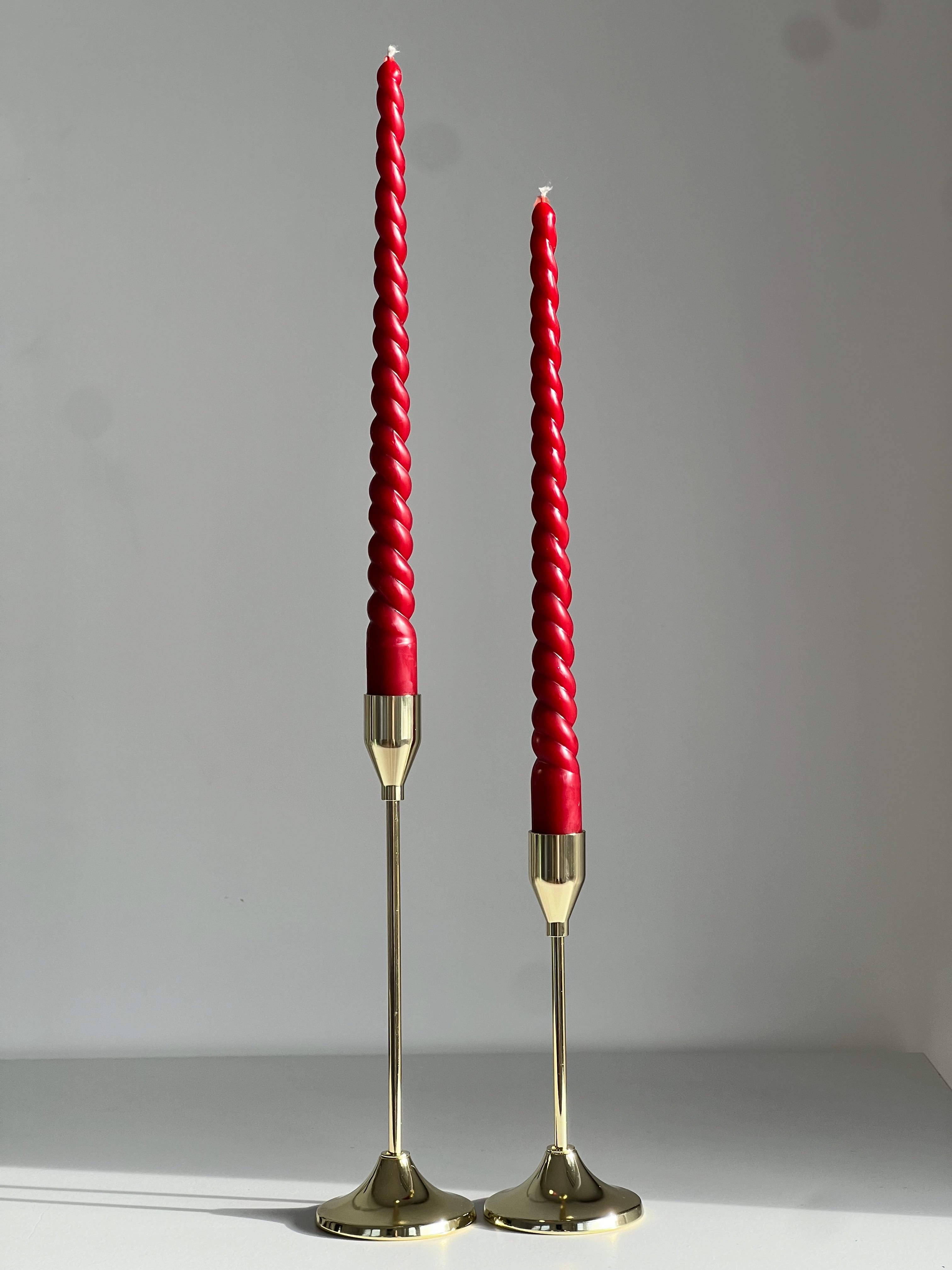 Beeswax Candle ROM – Red – Hand-poured – For Living Rooms & Decoration – Set of 4