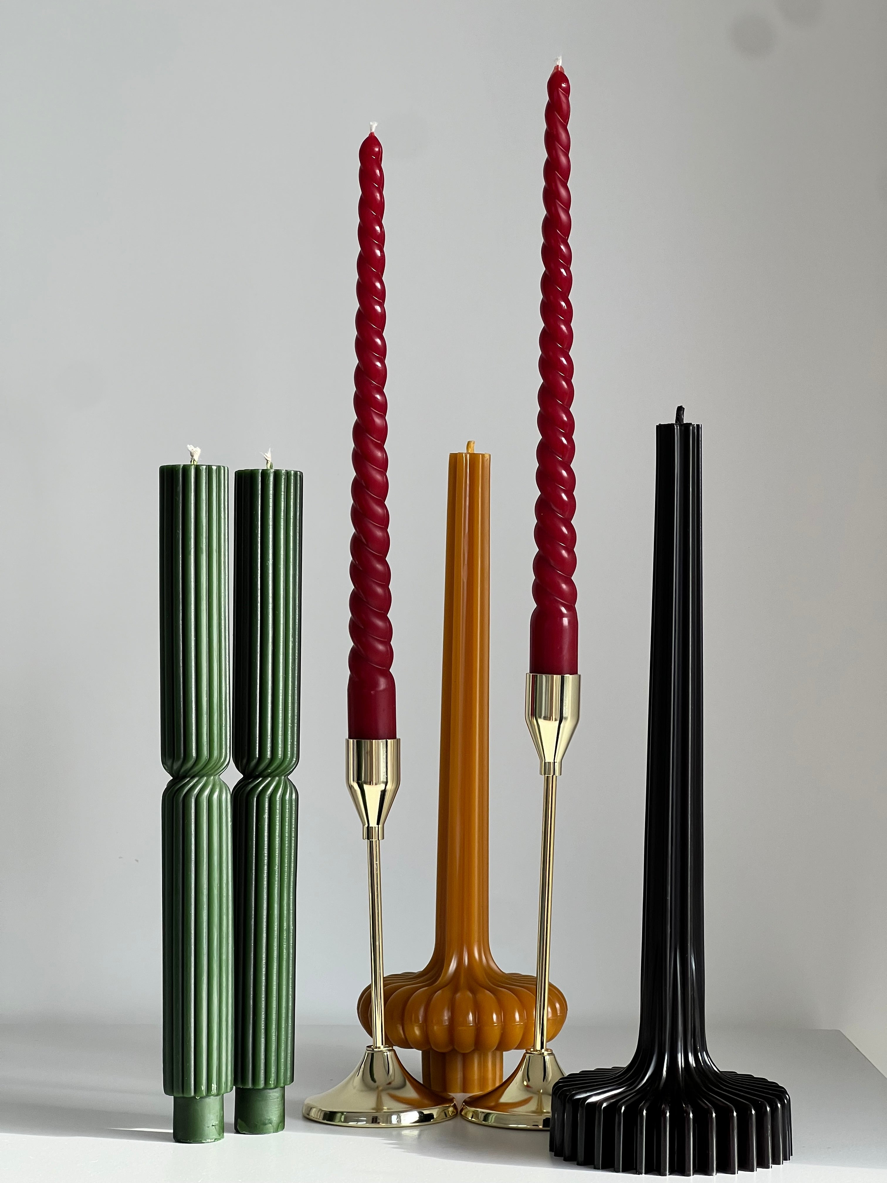 Beeswax Candle ROM – Red – Hand-poured – For Living Rooms & Decoration – Set of 4