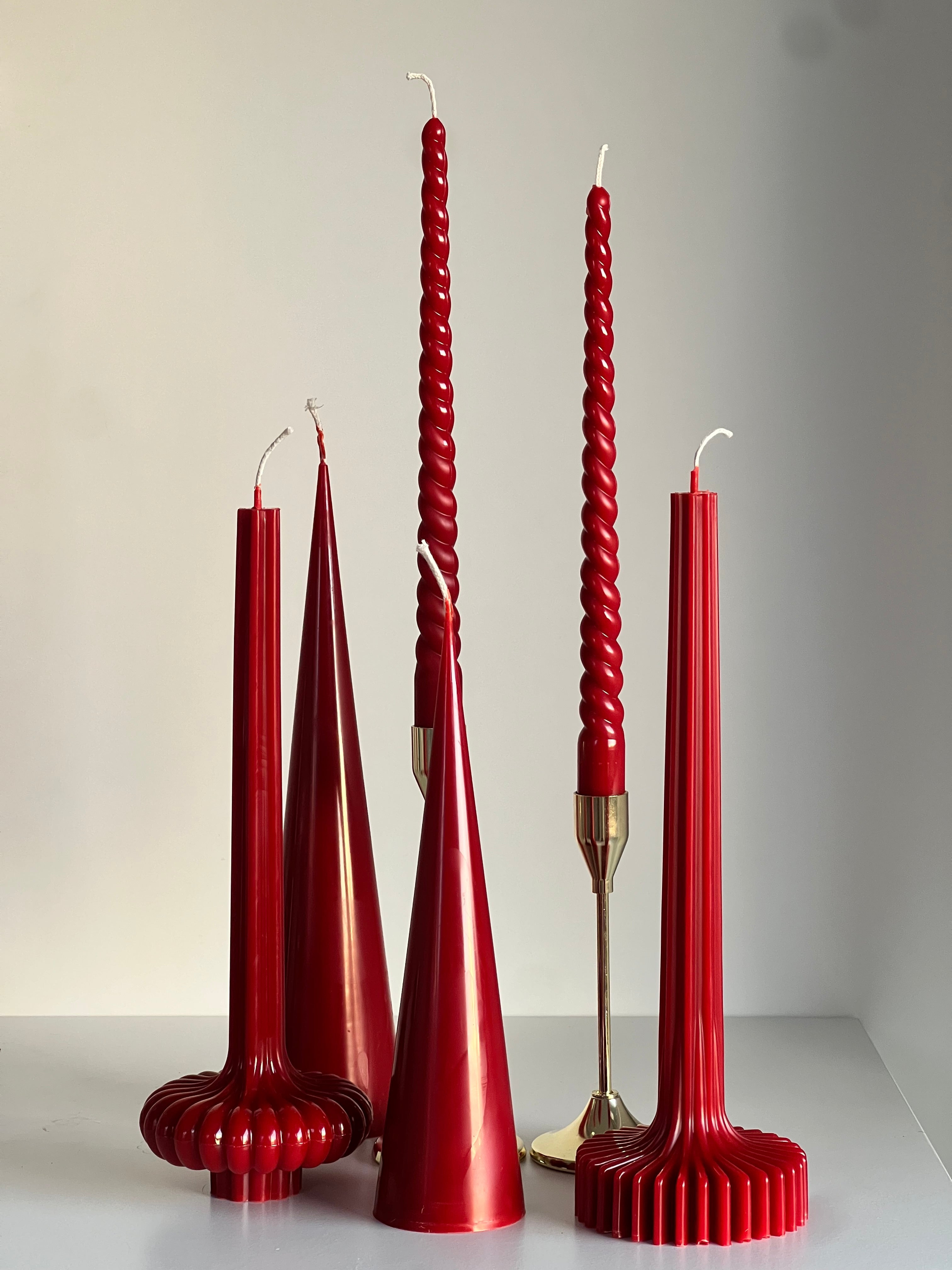 Beeswax Candle ROM – Red – Hand-poured – For Living Rooms & Decoration – Set of 4