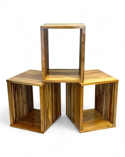 Teakholz-Beistelltisch - Holzhocker Couchtisch - Handgefertigt aus Massivholz – Holzleisten Würfel - 45x35x40 cm