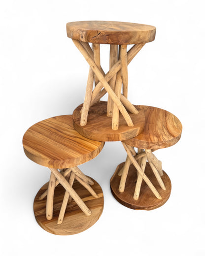 Holz Beistelltisch – Holzhocker Couchtisch – Handgefertigt – Verzweigt aus Suar- und Teakholz – 50x40x40 cm - FaHome
