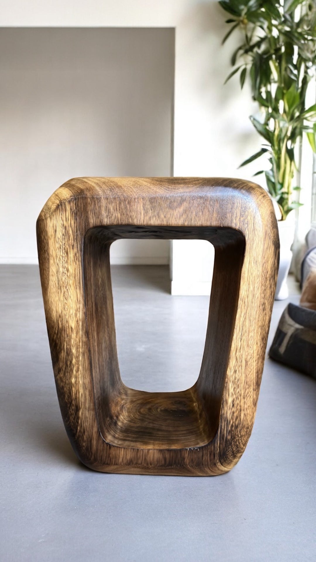 Holzhocker - Beistelltisch Couchtisch - Handgefertigter Flambierter Hocker aus massivem Suarholz- 50x30x40 cm - FaHome