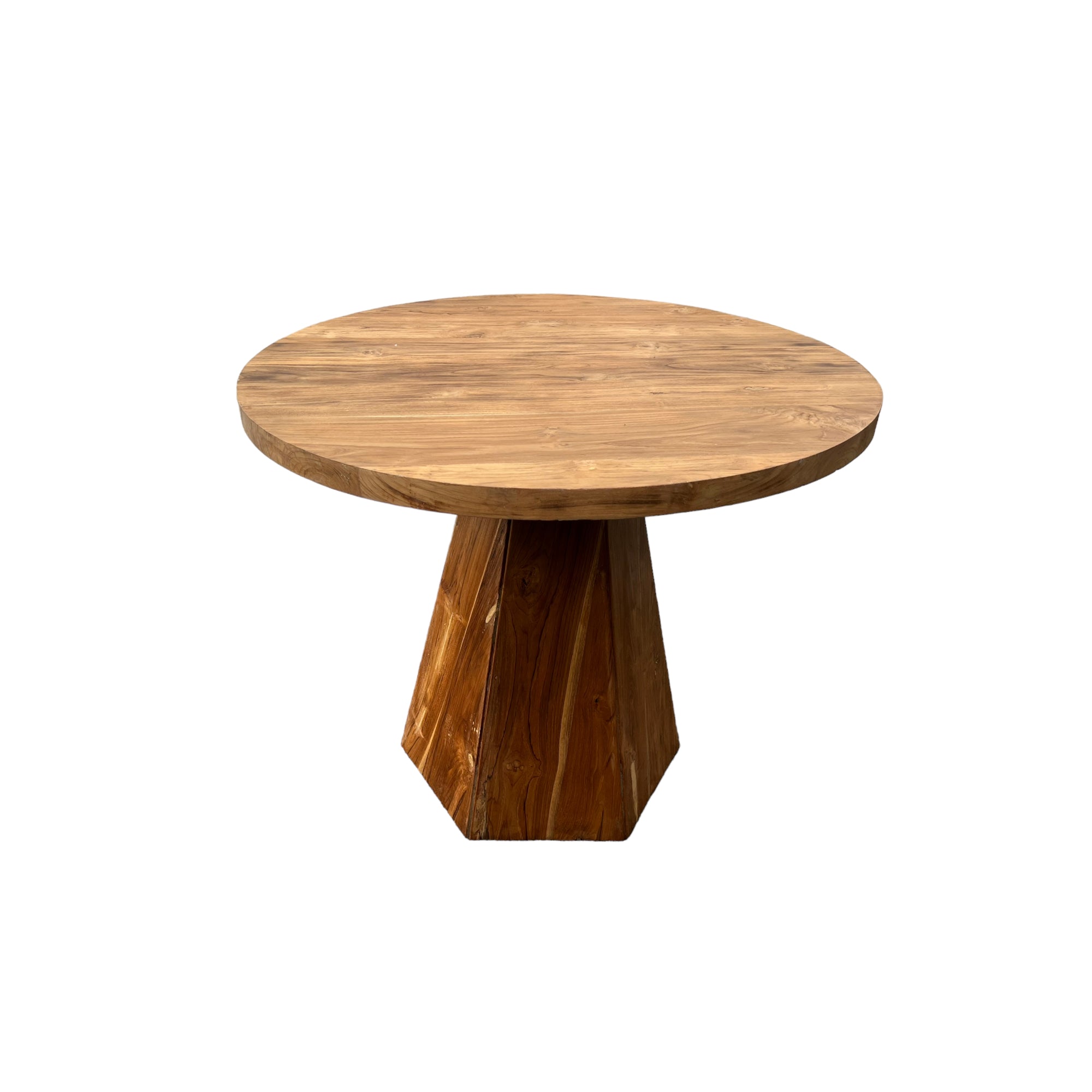 Round teak dining table: natural design and robust quality