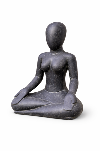Kunststein Skulptur – Sitzende Yoga Figur – Modernes Design – Wetterfeste Steinoptik – in 3 Größen