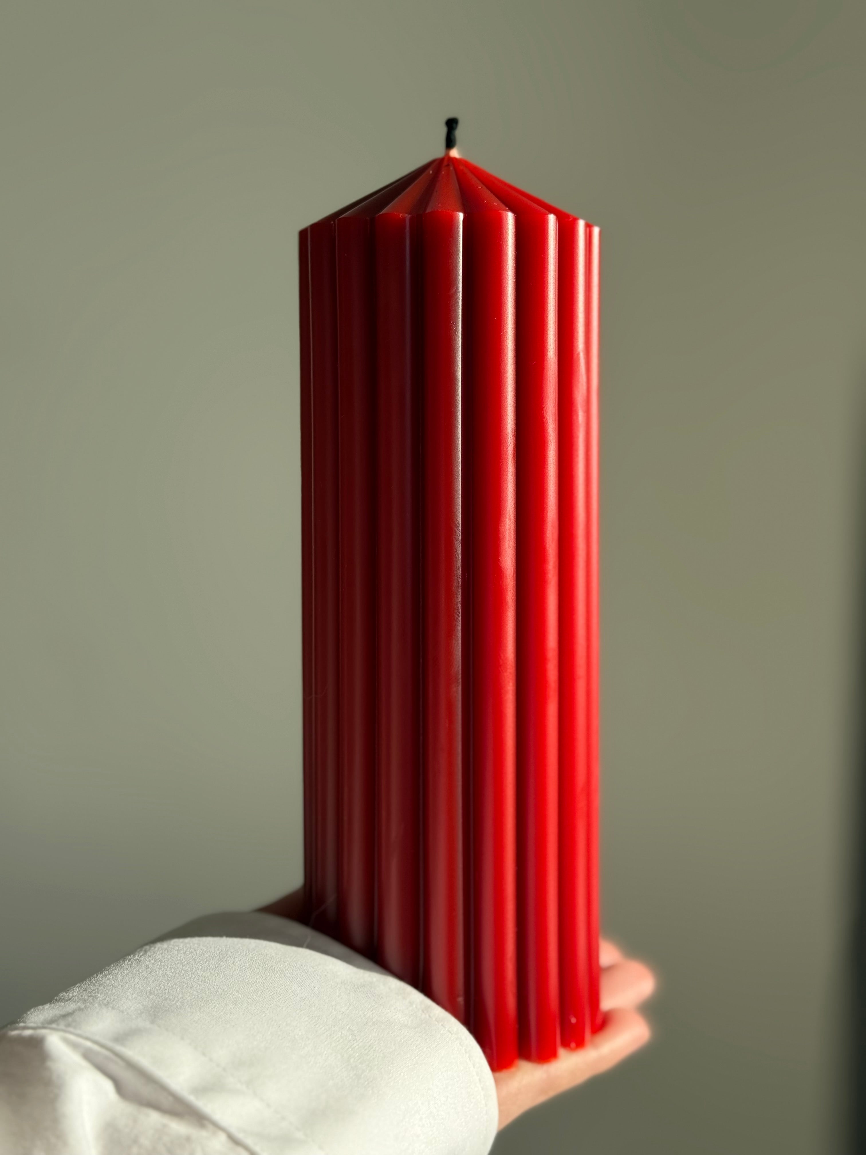 Bienenwachskerze LONDON – Rot – Limitierte Edition – Handgegossen – Für Wohnräume & Dekoration – 20x7 cm