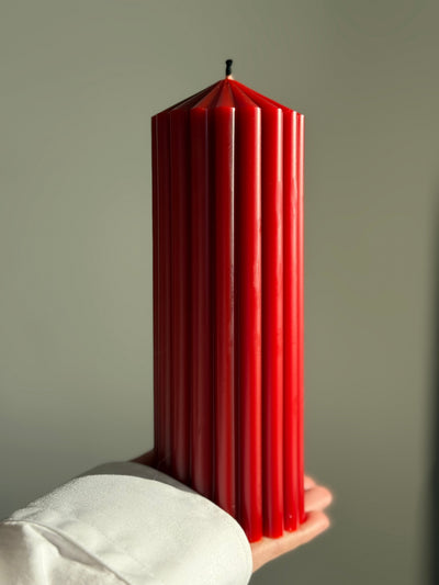 Bougie en cire d'abeille LONDRES – Rouge – Édition limitée – Coulée à la main – Pour salons et décoration – 20 x 7 cm