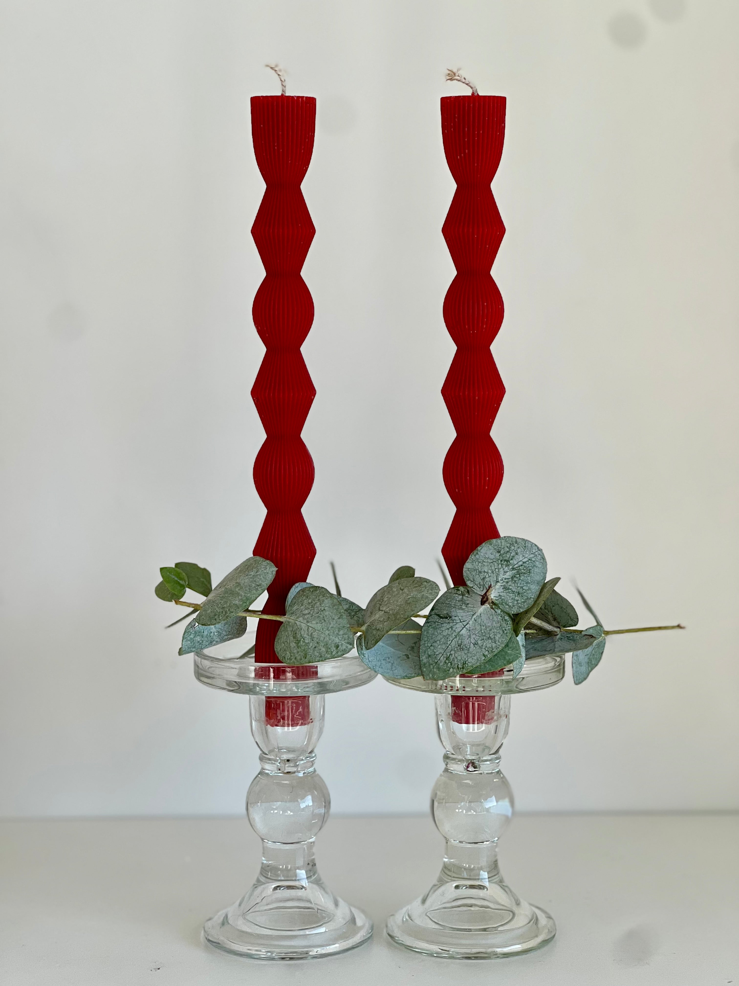 Beeswax Candle MADRID – Red – Hand-poured – For Living Rooms &amp; Decoration – Set of 2 or 4