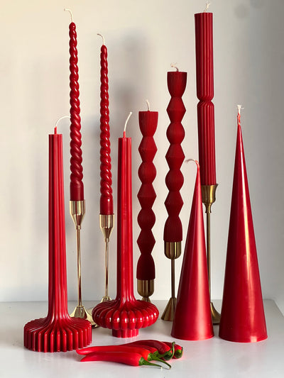 Beeswax candle BERLIN – Red – Hand-poured – For living rooms &amp; decoration – 2 sizes